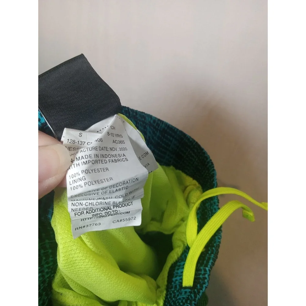 nike swim trunks Boys Small With Liner And Pockets And Drawstring Multicolor